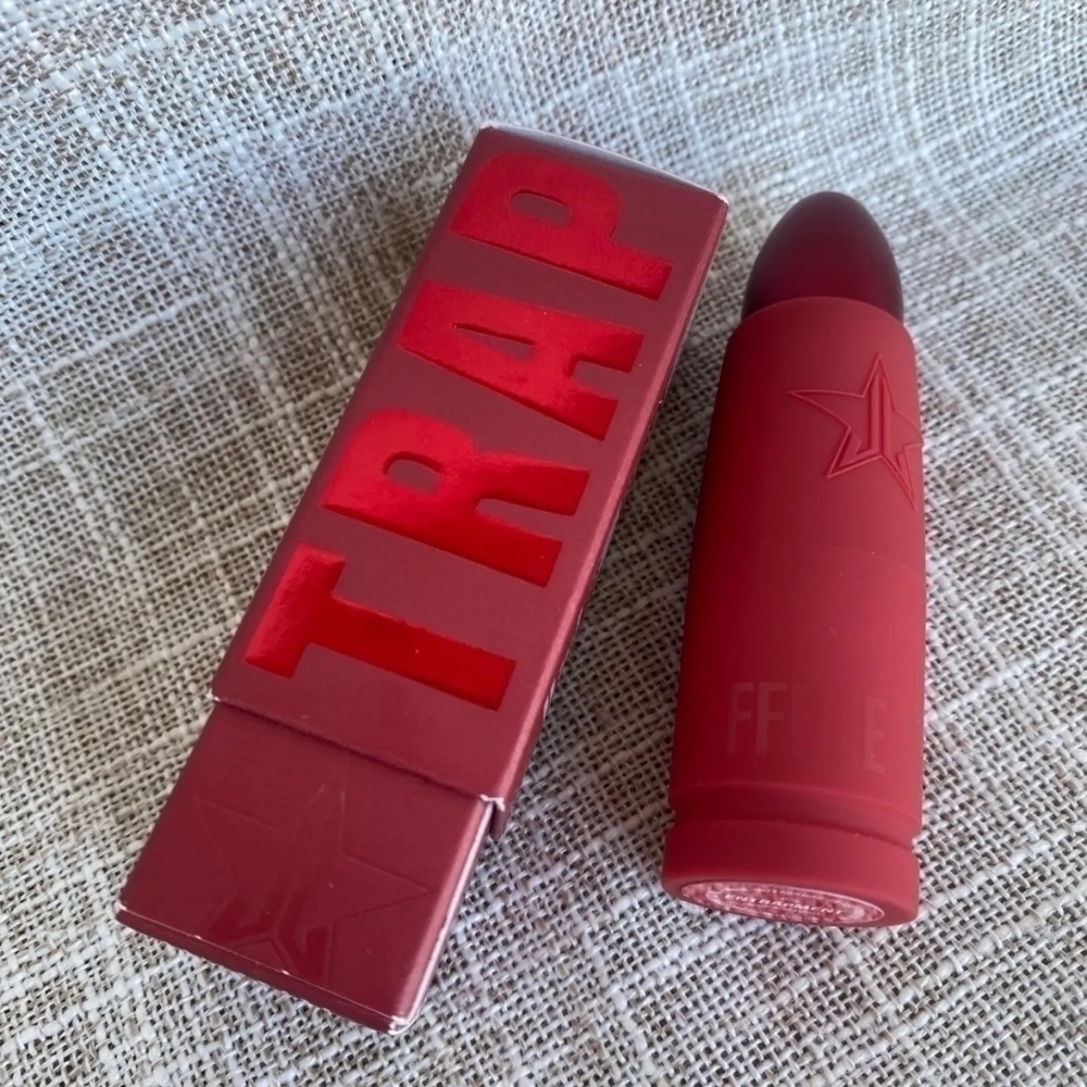 Jeffree Star Cosmetics Velvet Trap Lipstick - ENTRAPMENT NIB 💄💋